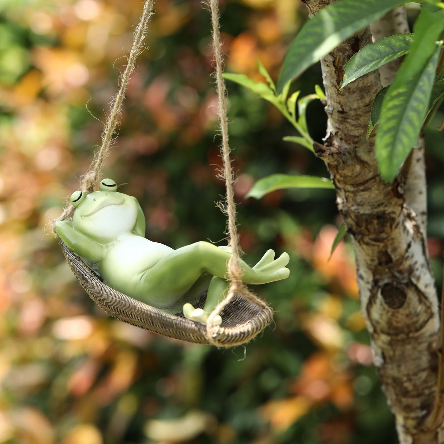 Garden swing frog pendant